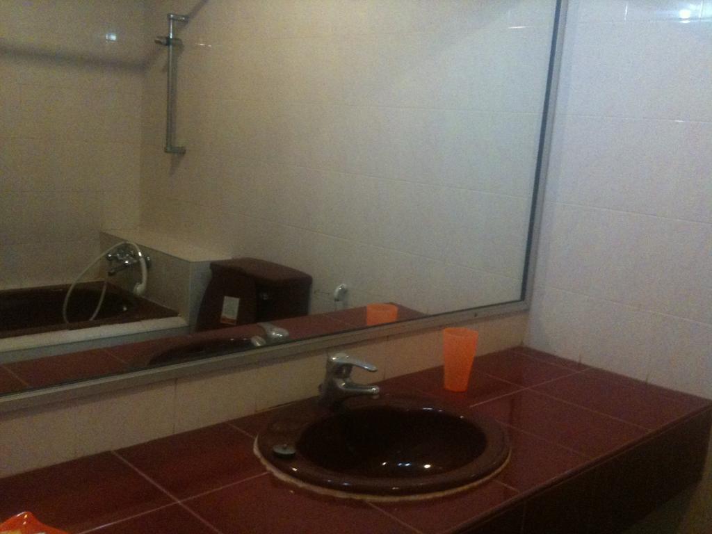 Chhne Chulsa Hotel Sihanoukville Room photo